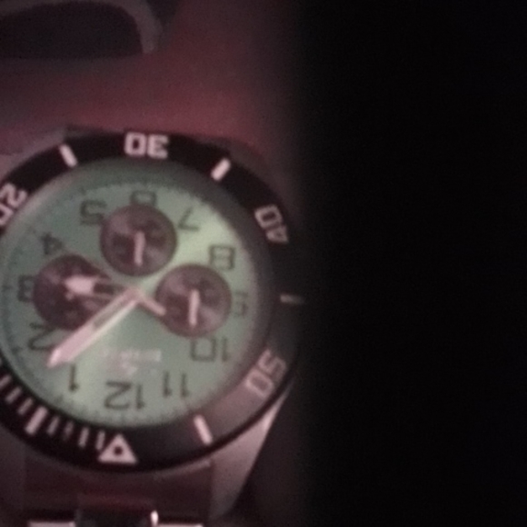 Watch - Picture 4 of 4